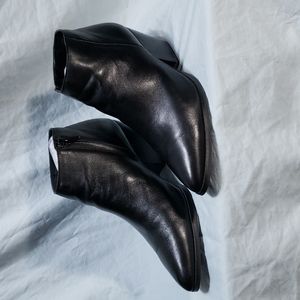 Bleeker & Bond Leather "Riley" Black Ankle Boots Women's Size 8M